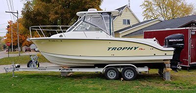 2008 Trophy 2502 Walkaround 25 ft