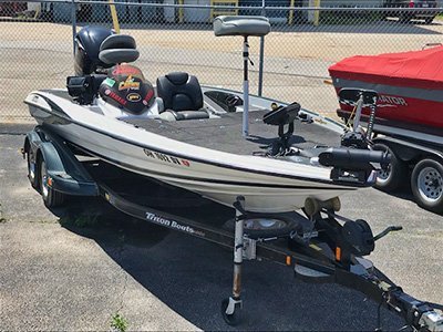 2004 Triton TR20X 20 ft