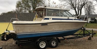 1985 Bayliner Trophy 22 ft