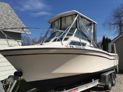 1997 Grady White Seafarer 228 22 ft