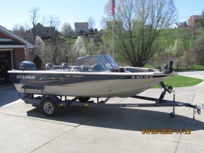 2005 Sylvan Adventurer 19 ft