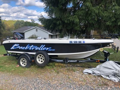 2013 Crestliner BackTroller AV10 17 ft