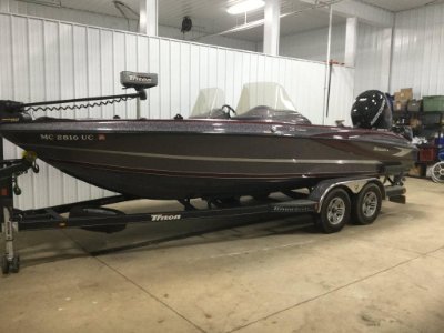 2017 Triton 216 Fishunter 22 ft | Lake Erie