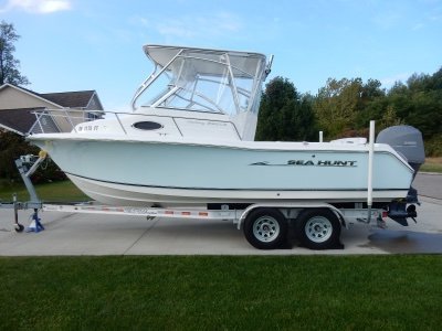 2013 Sea Hunt Victory 225 LE/WA 22 ft