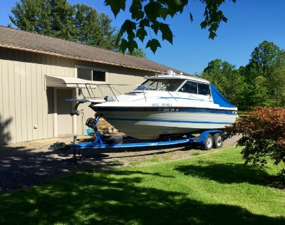 1989 Bayliner 2459 Trophy hard top 24 ft