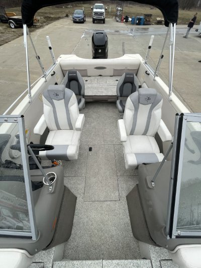 2010 Crestliner Sportfish 2150 SST 23 ft | North Ridgeville, Ohio