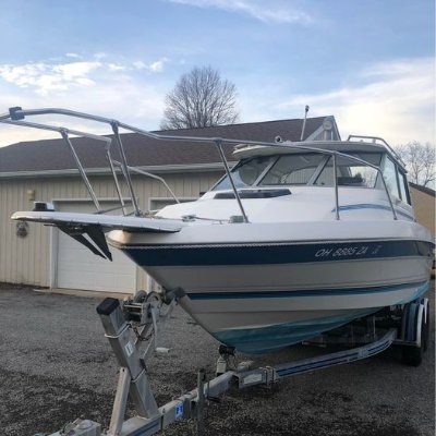 1988 Bayliner Trophy 25 ft