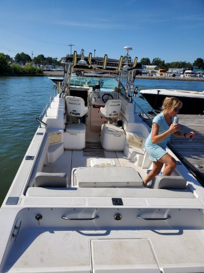 2003 Fountain Sportfish Cruiser 32 ft | Walleye, Bass, Trout, Salmon Fishing Boat