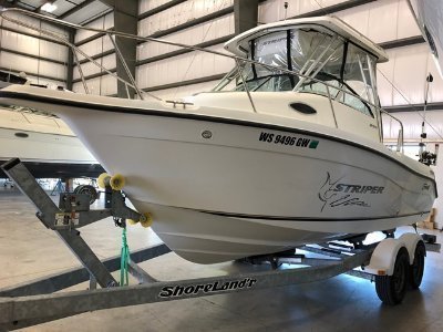 2004 Seaswirl Striper 21 ft