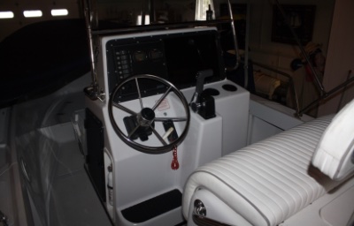 1996 Boston Whaler Outrage 19 19 ft | Walleye, Bass, Trout, Salmon Fishing Boat