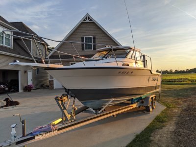 1991 Bayliner Trophy 2352 23 ft