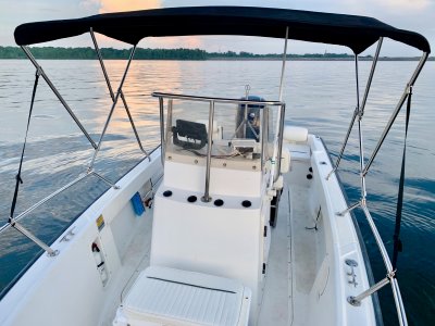 1998 Boston Whaler 17 Outrage II 17 ft | Gasoline