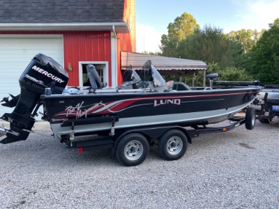 1999 Lund Pro-V 21 ft