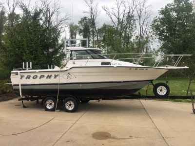 1994 Bayliner 2352 trophy 23 ft