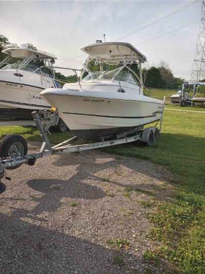 2002 Proline 22 walk-around 22 ft