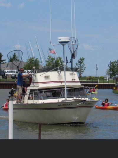 1985 Marinette Sportsman 28 ft | Walleye, Bass, Trout, Salmon Fishing Boat