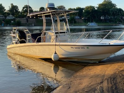 2011 Boston Whaler 230 Dauntless 23 ft