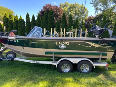 2000 Lund Adventure fisherman 20 ft