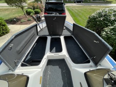 1999 Champion 194 Fishhunter 19 ft | Gasoline