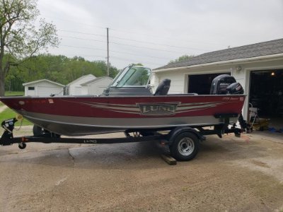 2014 Lund 1775 Impact 17 ft | Walleye, Bass, Trout, Salmon Fishing Boat