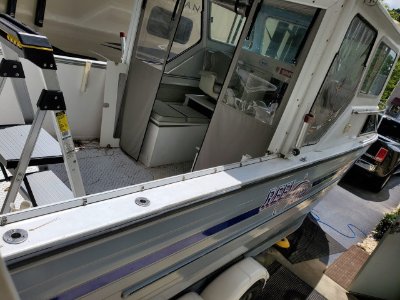 1988 Crestliner SABRE 24 ft | Walleye, Bass, Trout, Salmon Fishing Boat