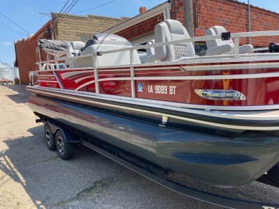 2020 Ranger Reata RP223 F Tri-toon 24 ft