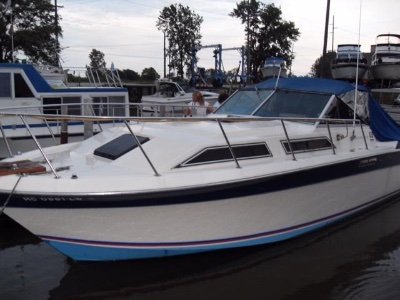 1985 Wellcraft 2900 Express Cruiser 29 ft