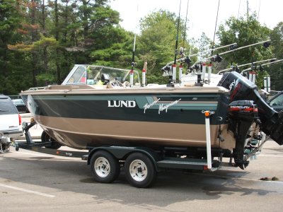 1997 Lund Baron Magnum Overnighter 22 ft