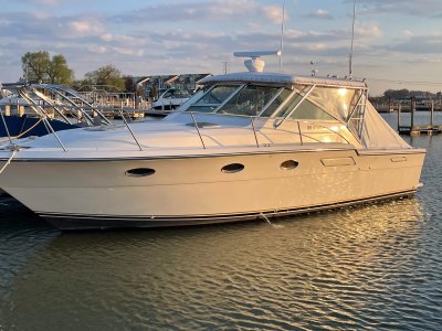 1989 Tiara 3300 Open 33 ft | Gasoline