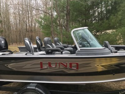 2017 Lund Pro v sport 19 ft | 86 Washington St.Manistee Mi 49660