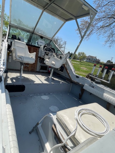 1998 Wellcraft 2450 25 ft | Walleye, Bass, Trout, Salmon Fishing Boat