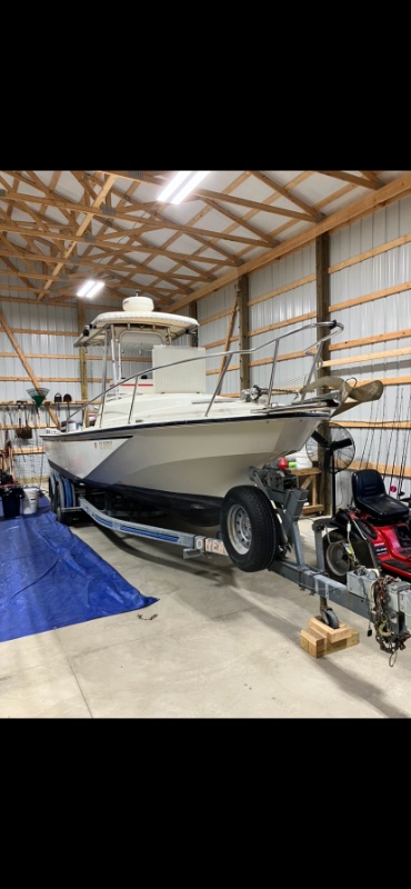 1988 Boston Whaler Outrage 25 ft