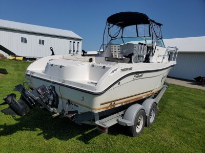 2007 Seaswirl Striper 2301 24 ft | Lake Erie