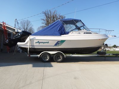 1994 Aquasport Explorer 225 23 ft