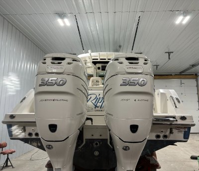 2018 Boston Whaler 330 Outrage 33 ft | Walleye, Bass, Trout, Salmon Fishing Boat