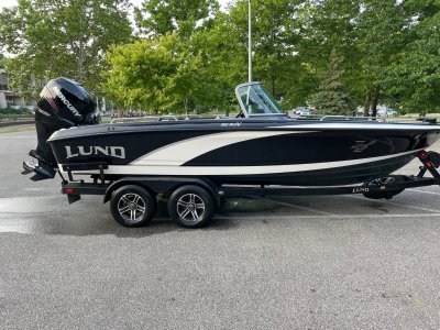 2016 Lund Pro V GL 202 21 ft