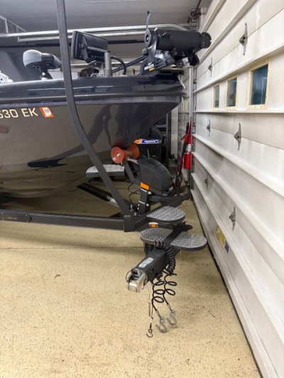 2022 Warrior V2121 22 ft | Gasoline