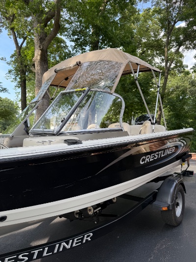2012 Crestliner 1850 sportfish 18 ft | Walleye, Bass, Trout, Salmon Fishing Boat