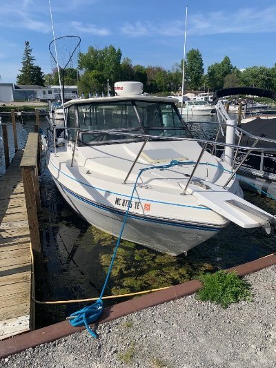 1996 Thompson Fisherman 260 26 ft