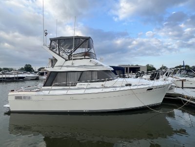 1990 Bayliner 3288 32 ft