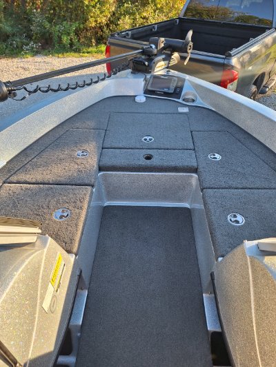 2017 Stratos 386xf 19 ft | Wadsworth ohio