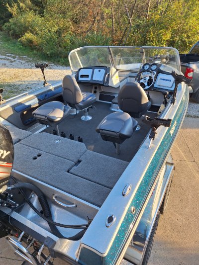 2017 Stratos 386xf 19 ft | Lake Erie