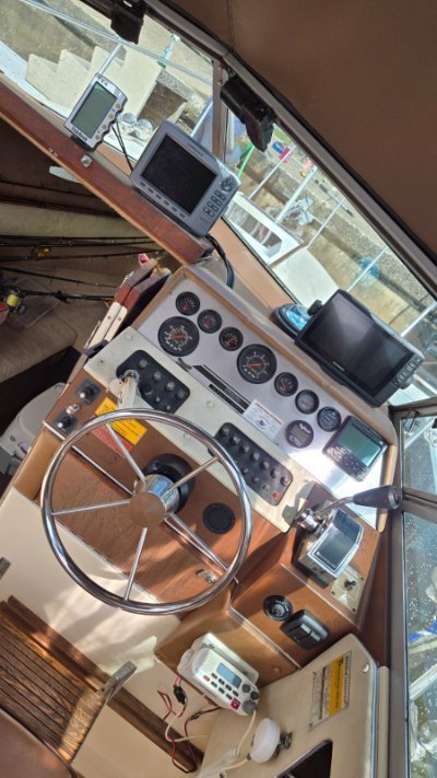 1984 Sea Ray SRV 245 FISHERMAN 24 ft | Lake Erie