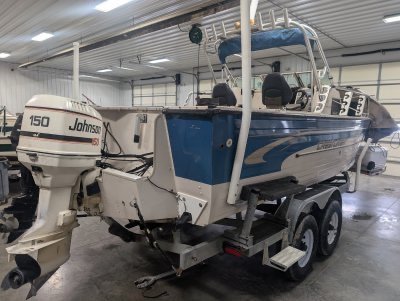 2000 Crestliner 2360 Eagle SST 23 ft | Lake Bloomington Marine 25182 N 1925 East Road Lexington Road Illinois