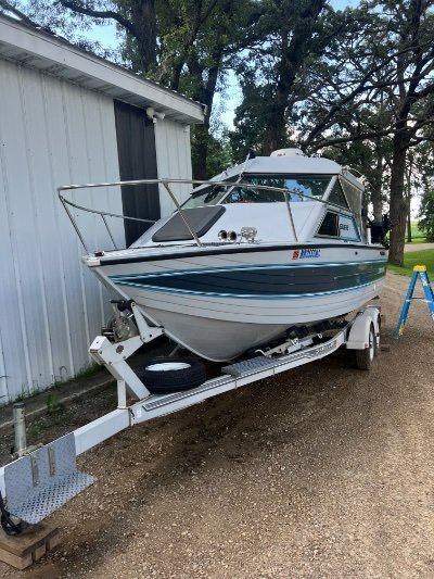 1989 Crestliner Crest liner Sabre G/L 22 ft