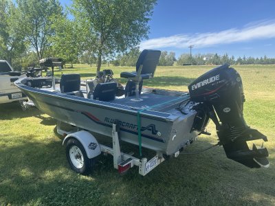 1987 Alumacraft Pro 17 17 ft | Walleye, Bass, Trout, Salmon Fishing Boat
