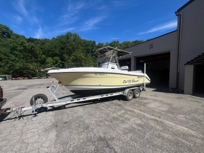 2007 Century 2301 23 ft